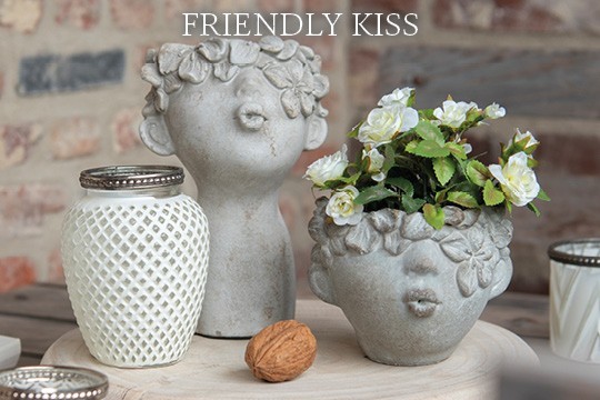 friendly-kiss